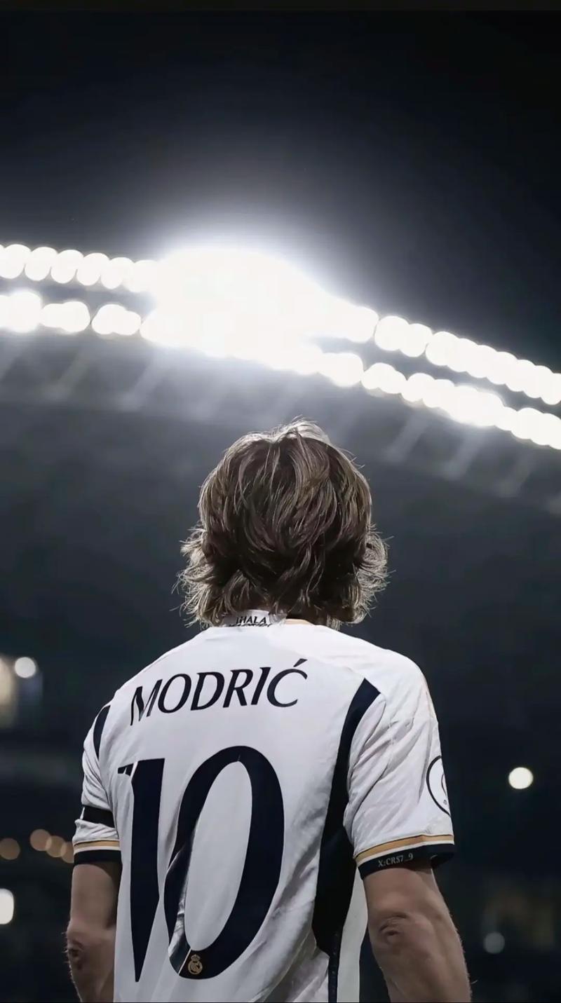 于根伟：杨梓豪的续约存在变数；目前看朴韬宇回归可能性不大