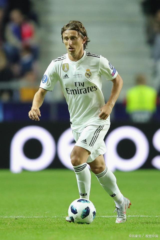 球报：安哥拉对阵阿根廷期间，球场出现混乱导致70名球迷受伤