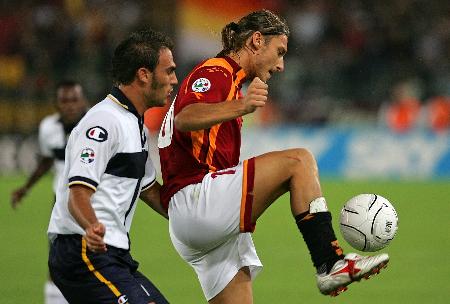 佩工：皮球先打在球员身上再弹到手上，裁判硬造了一个点球