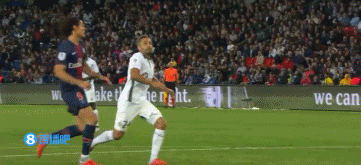 自杀事件后两年，贝卡-贝卡重回赛场并再度取得进球