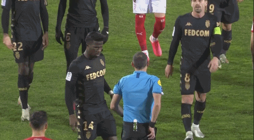 官方：孔蒂当选2025意足球盛典最佳教练，那不勒斯最佳俱乐部