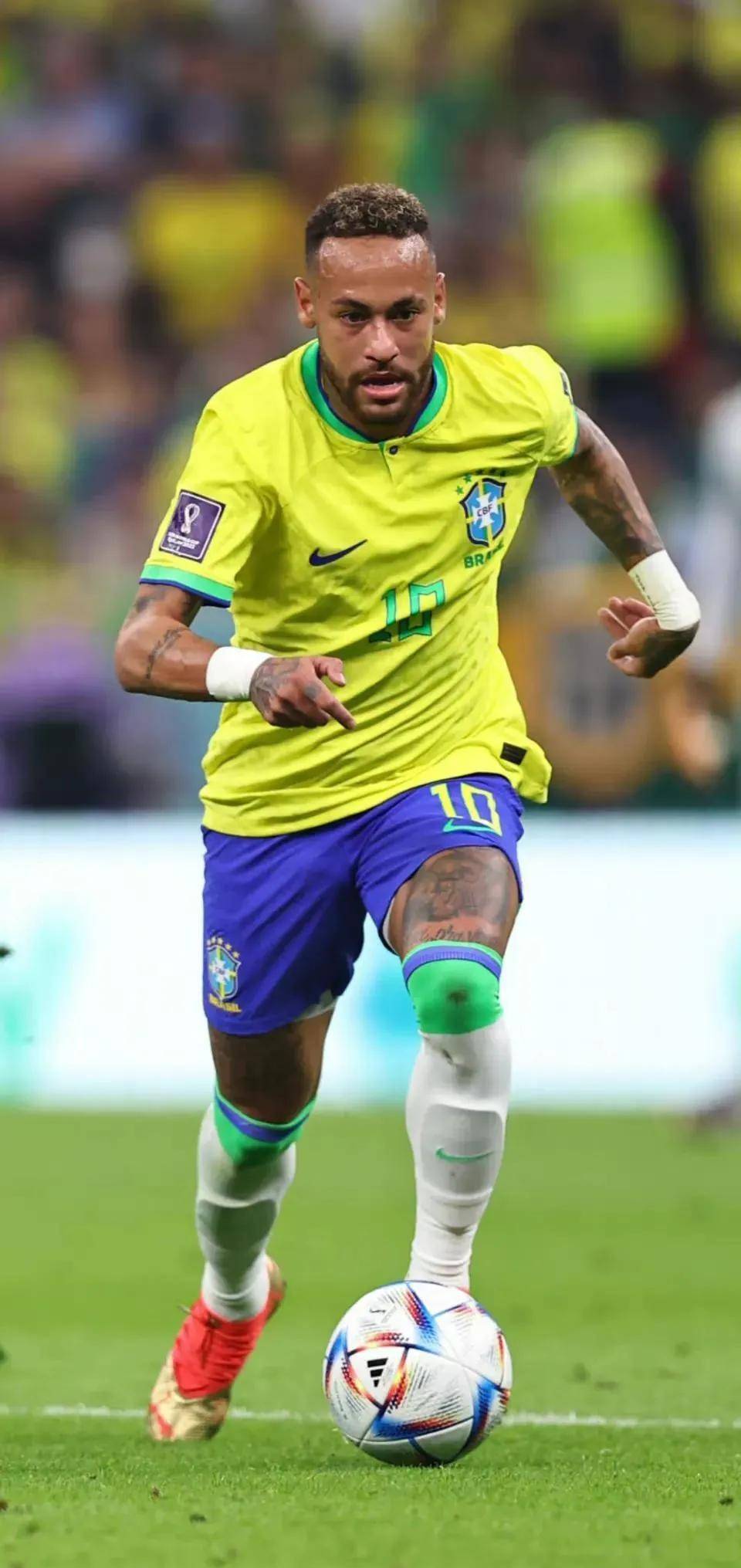 天空：利物浦对伊萨克报价超过1亿镑，纽卡对其估价为1.5亿镑